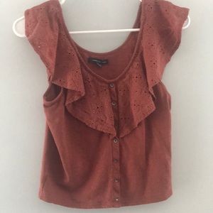 maroon tank top